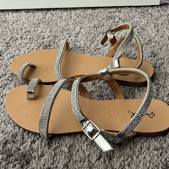 Only wore once to prom , - Picture 3 of 4